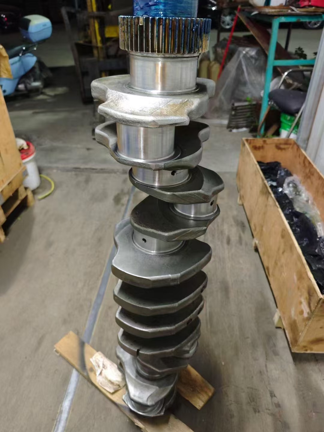 OEM Tonkee High Quality Original Used C13 Engine Crankshaft from China for C13 Diesel Engines 